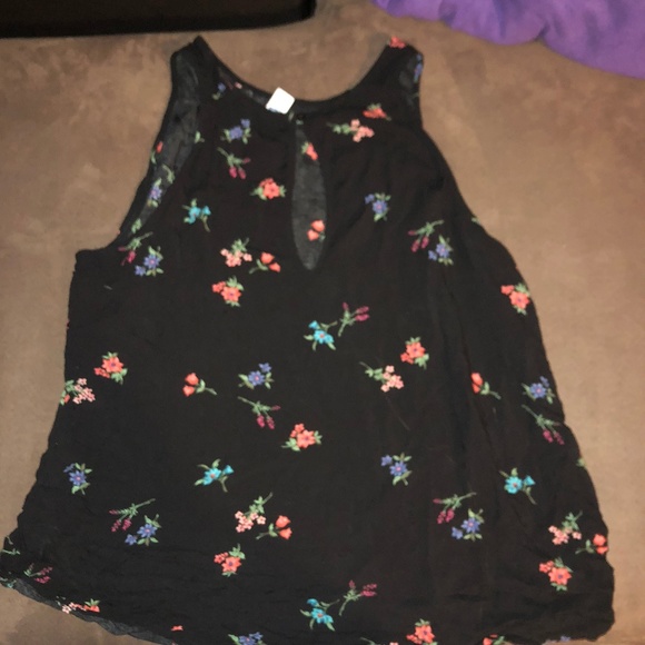 High Neck Tank Top - Picture 3 of 4